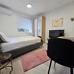 Tiny Rose Studio